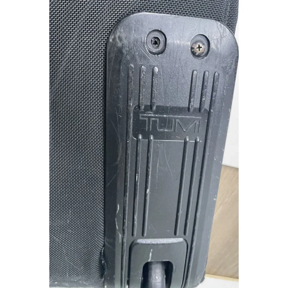 Tumi 2 Wheeled duffle bag 29